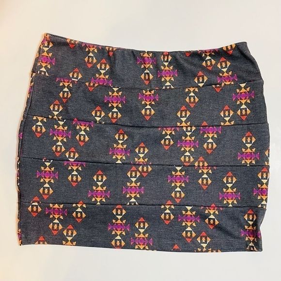 NOLLIE Aztec tribal colorful print gray mini skirt - Picture 3 of 7